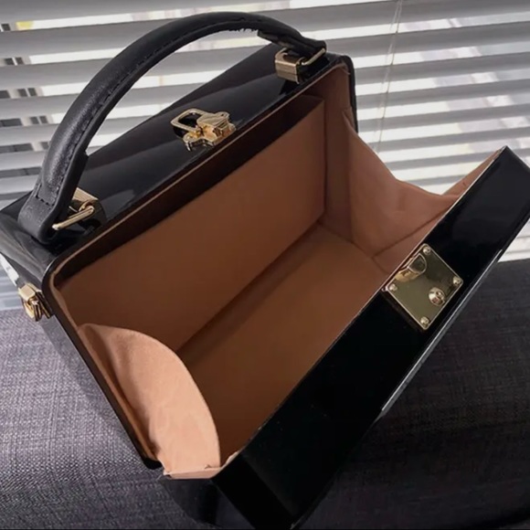 NWT Acrylic Box Clutch Designed by Bags 2 Slay. 💋 - Picture 3 of 3